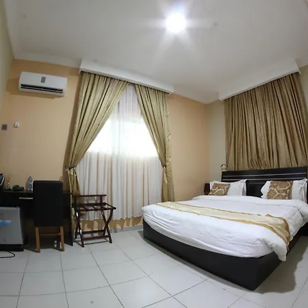 Celia'S Suites Abeokuta Exterior photo