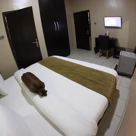 Celia'S Suites Abeokuta Exterior photo