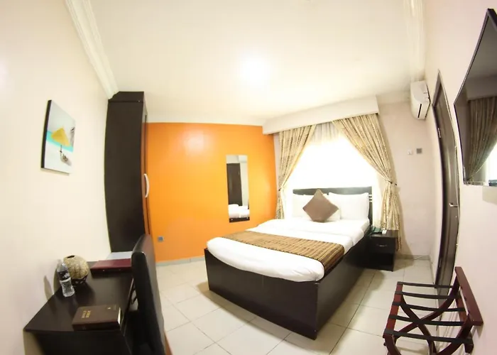 Celia\'S Suites
